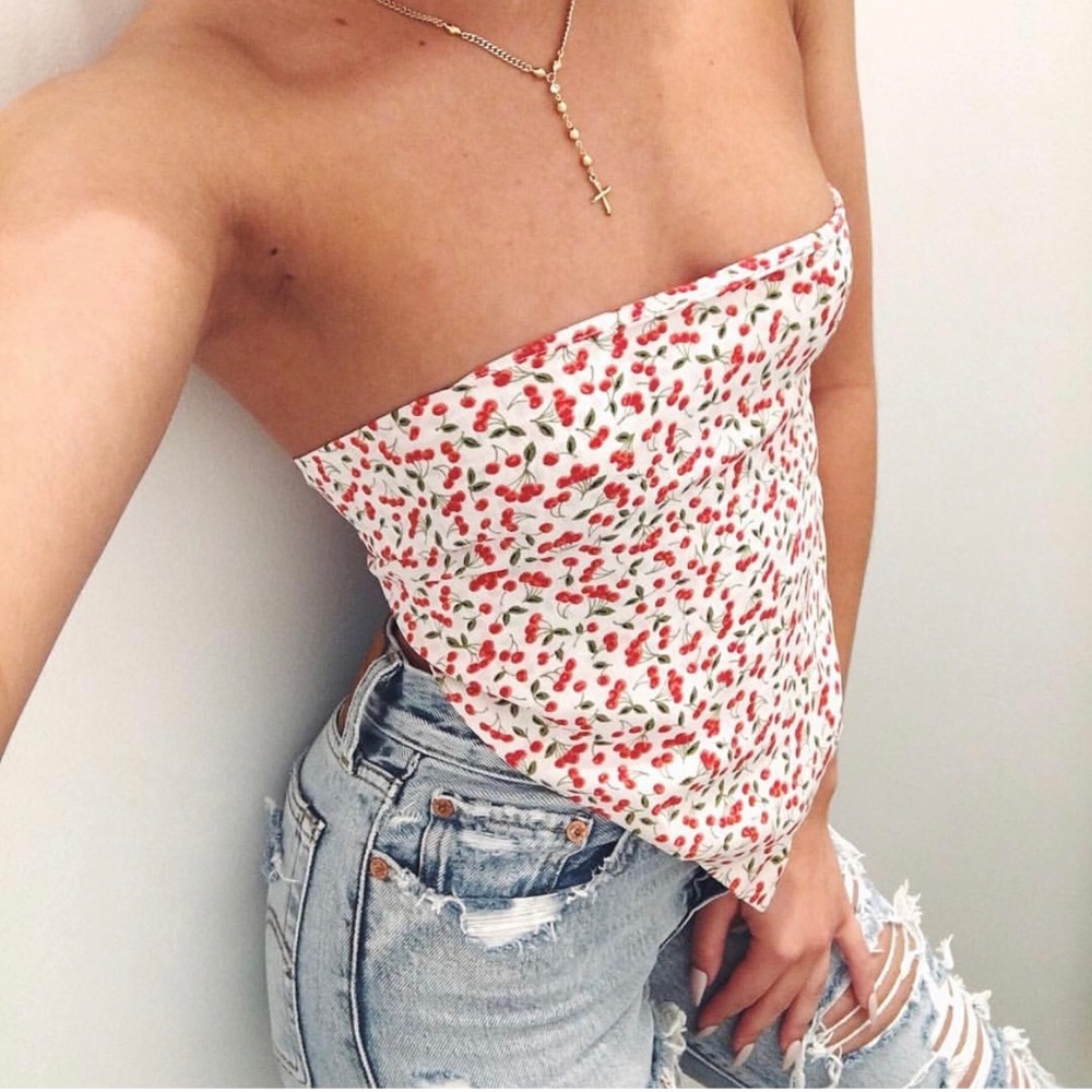 Flynn skye cherry scarf top